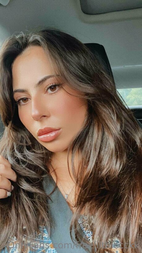 Lilthiccckktv high quality model picture