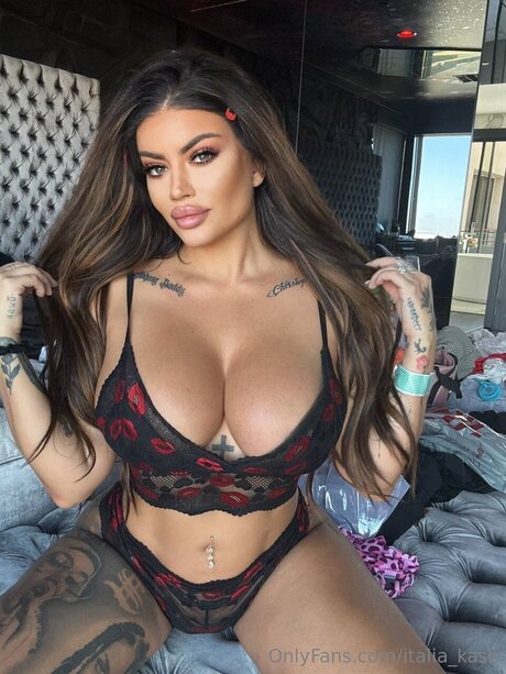 Italia Kash pornstar nudes pics