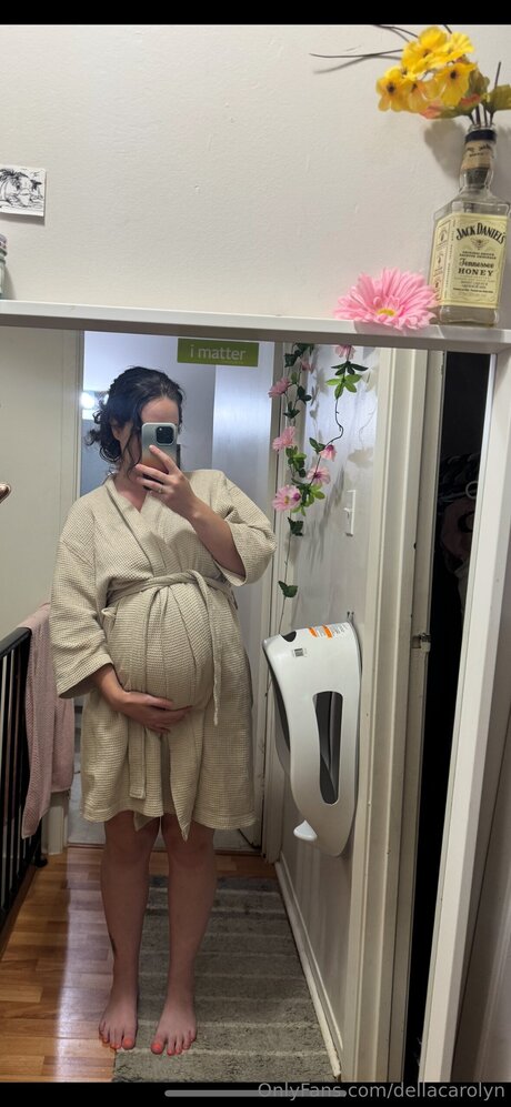 Dellacarolyn erotic star image