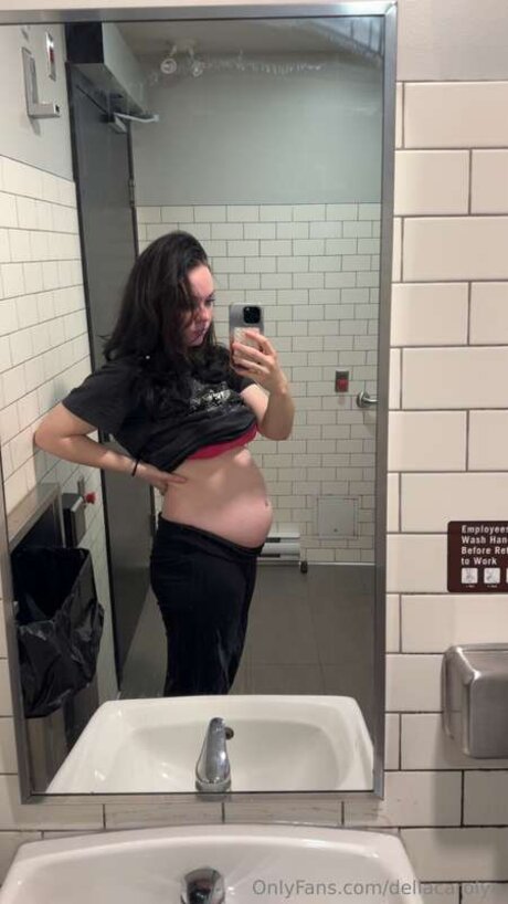 Dellacarolyn star xxx galleries