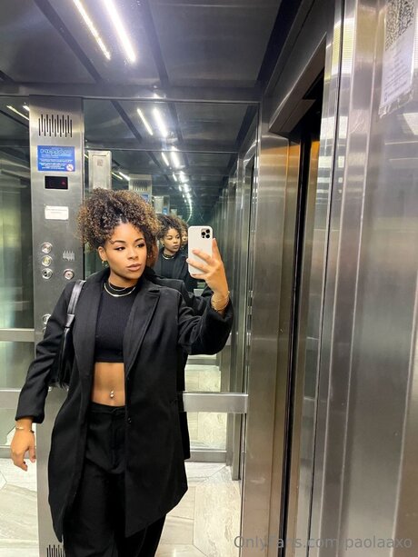 Paolaaxo art model image