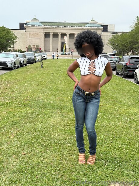 Ebonybutts model nudes pic