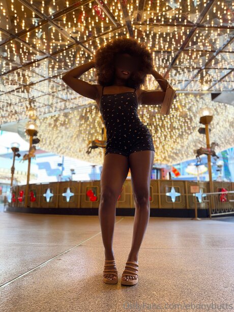 Ebonybutts model erotic photo