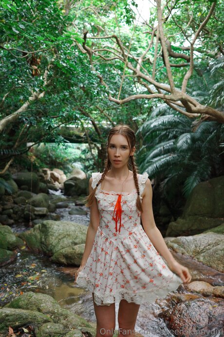 Eireenskinnygirl star pornographic img