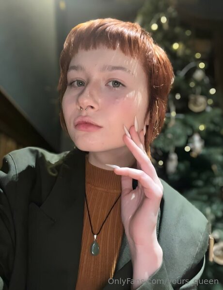 Yours Queen pornographic star pictures