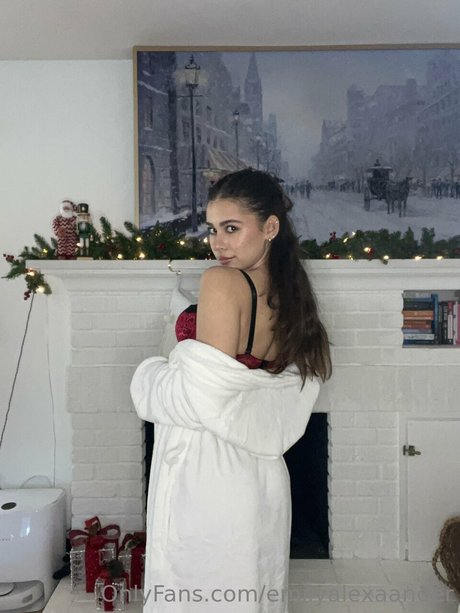 Emily Alexander hd actress images