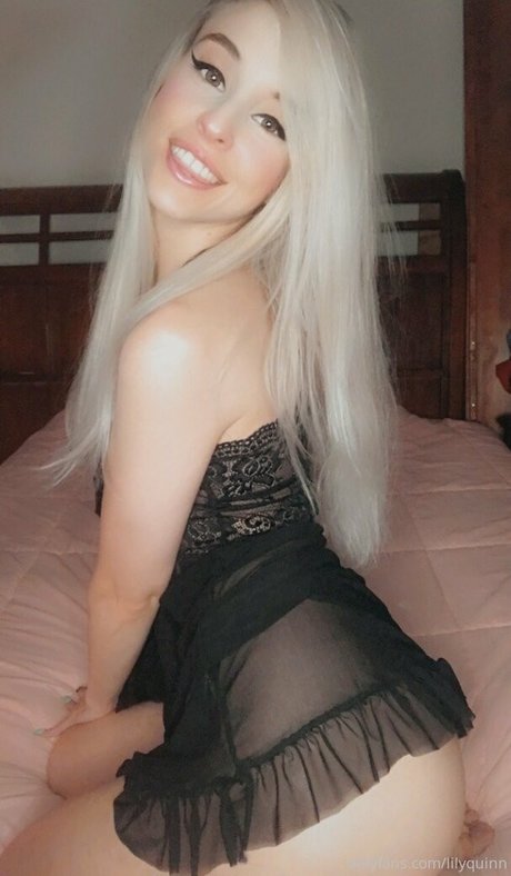 shemale handjob onlyfans exclusive image