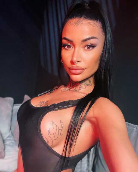 Misspierciink pretty pornstar img