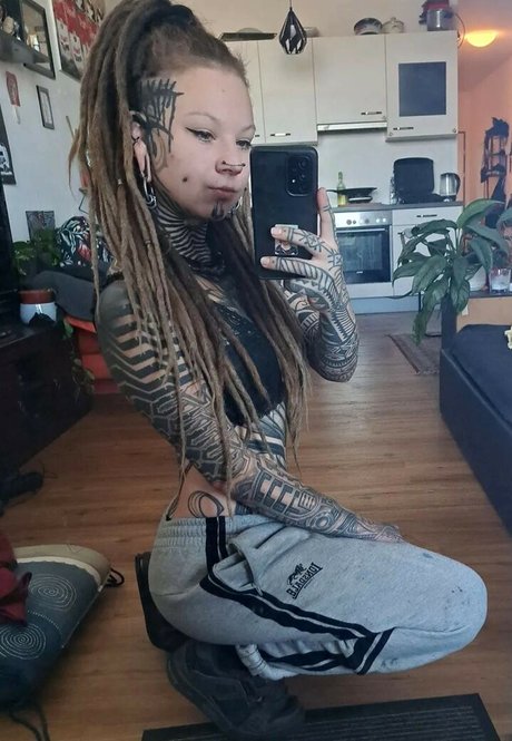 zopferl nude model pictures