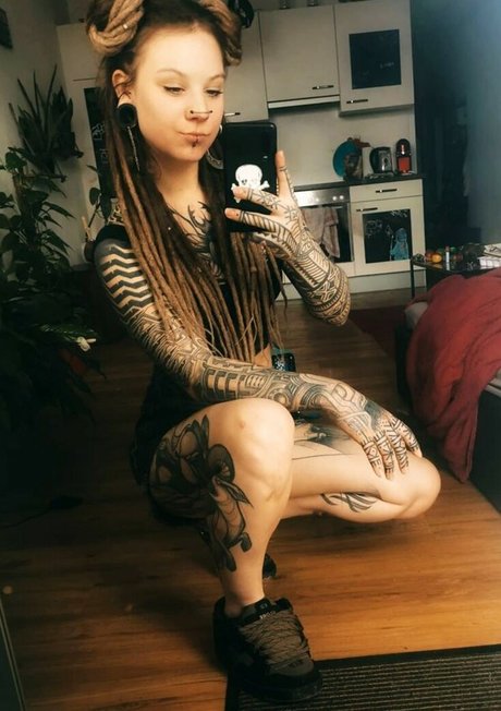 zopferl model hot photos