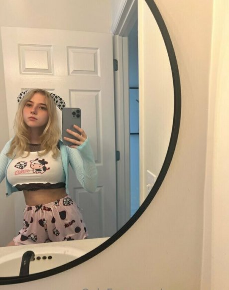 blonde shemale onlyfans pornos photos