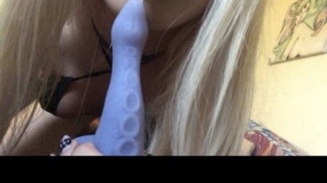 zombaebby model top picture