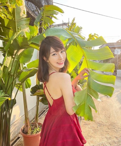 Zoe So model pornographic pictures