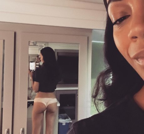 Zoe Saldana model nudes img