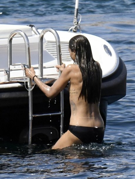 Zoe Saldana pornstar sex photos