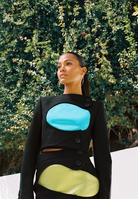 Zoe Saldana hot star images