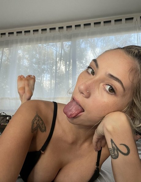 Zoella McKay model free image