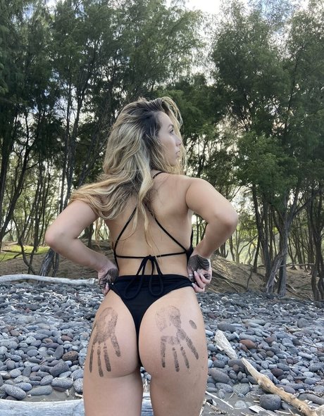 Zoella McKay star exclusive img