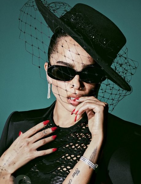 Zoe Kravitz top star img