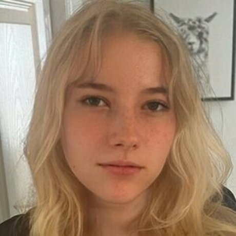 zoetheweeb pornstar sexy pic