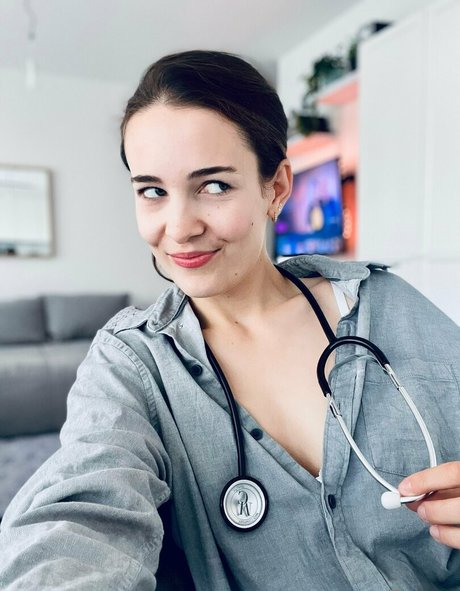 zoenafree hd actress image