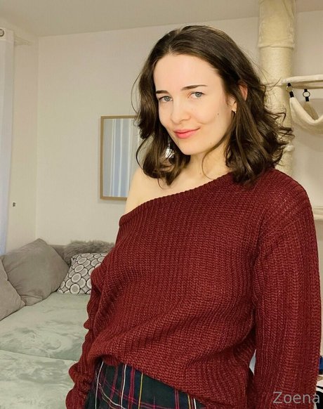 zoenafree star exclusive pictures