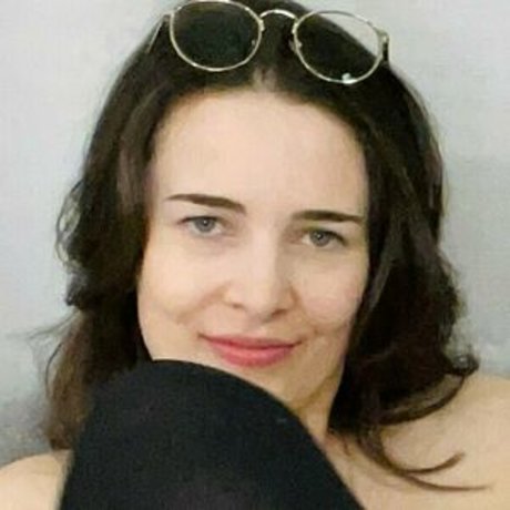 zoenafree pornographic actress pic