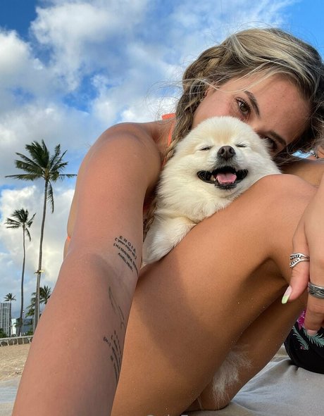 zoellaaa model art pictures