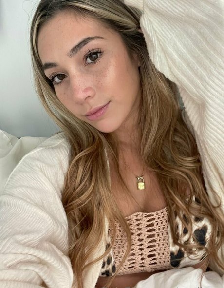 zoellaaa naked actress photo