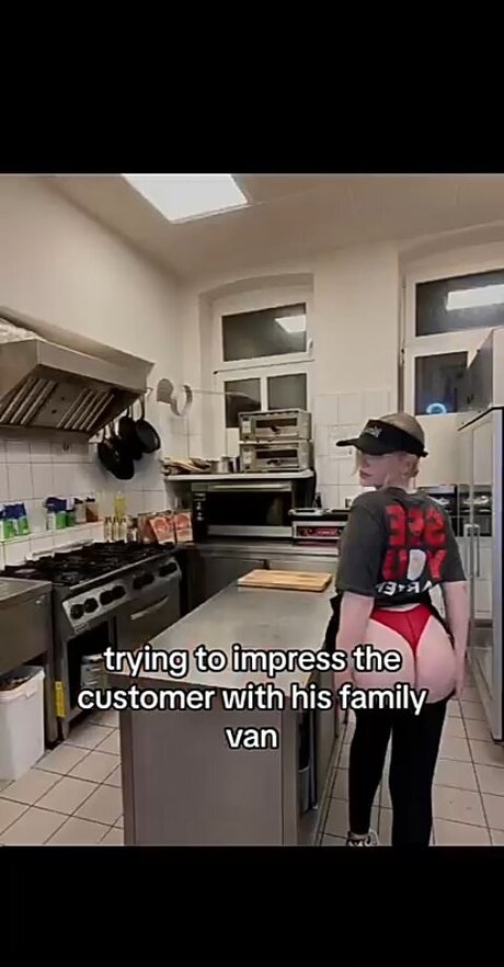 zoeeyyy art model photo