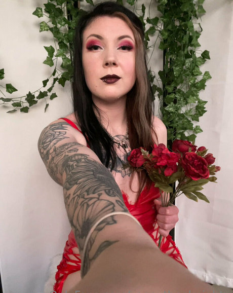 zoeeythealmighty star adult picture