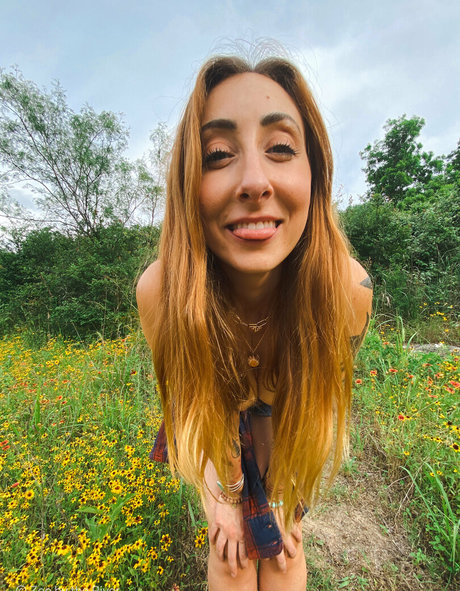 busty mom onlyfans nice photo