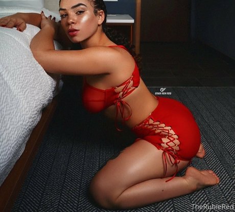 therubiered porn model photo