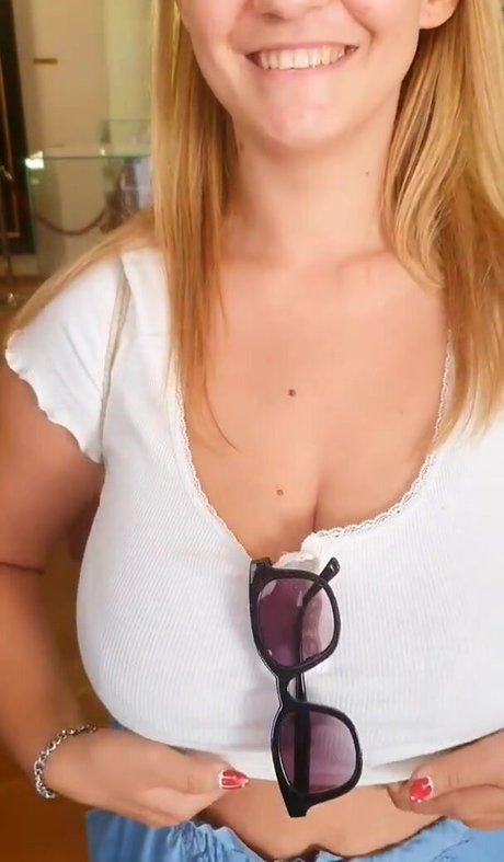 Pola Rainbow xxx star photo