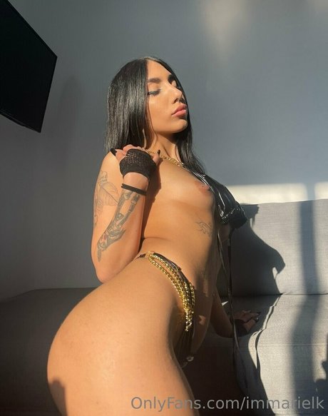 Mariel K nude pornstar pics