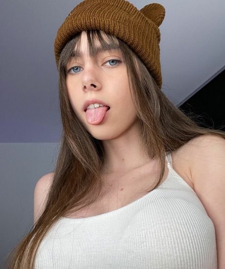 IJenz art actress pictures