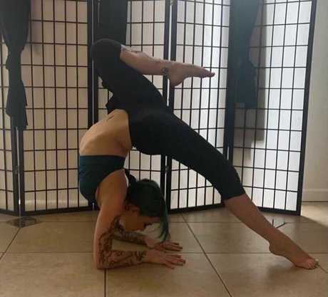 blackheartburlesque sex actress image