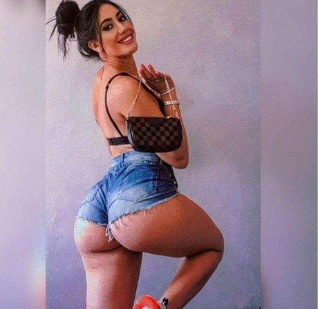 famous nude onlyfans hot porn image