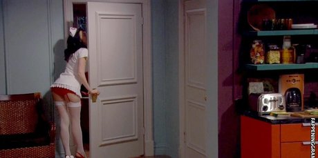 Whitney Cummings perfect actress img