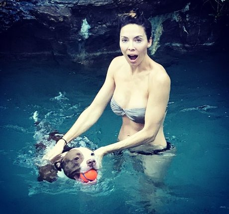 Whitney Cummings sexy actress photo