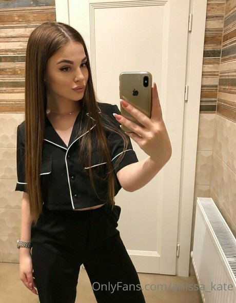 Anissa KATE star high quality images