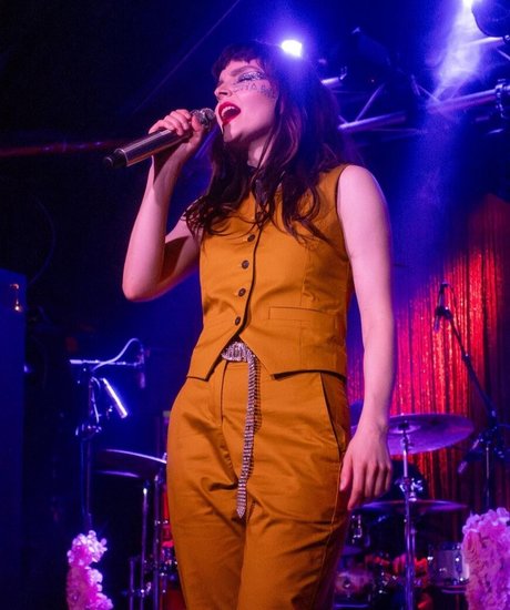 Lauren Mayberry star hd gallery