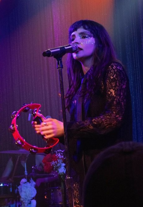 Lauren Mayberry xxx star image