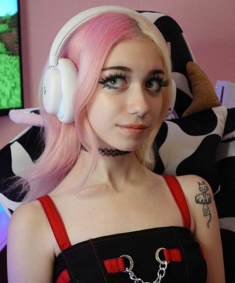 Iluvmeww pornstar beautiful pic