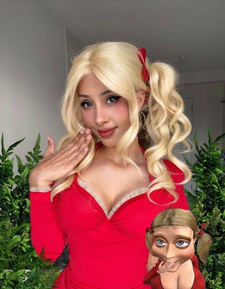 Magic Phyra star nude pic