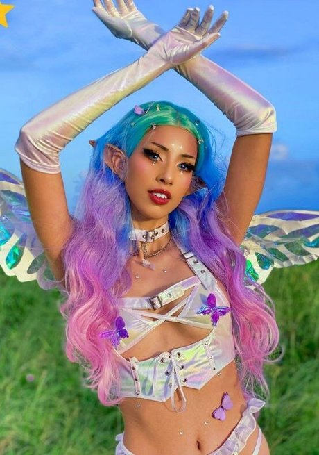 Magic Phyra nudes model pic