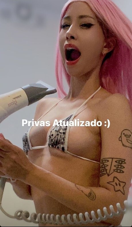 Magic Phyra naked star pic