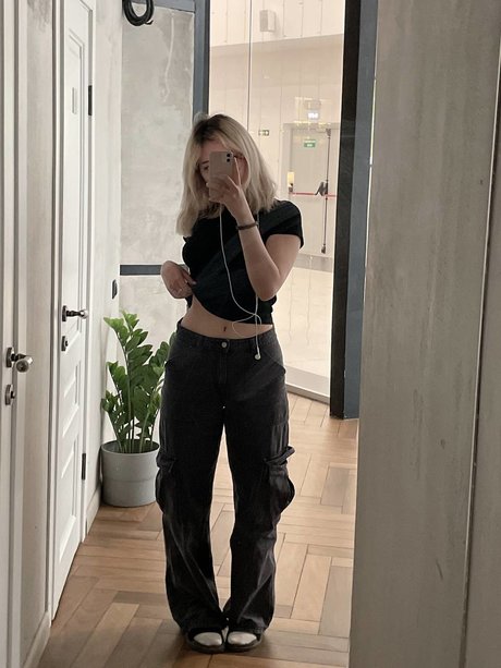 hairy pregnant onlyfans porn pic