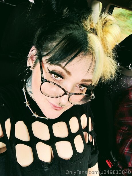 U249813840 model high quality gallery