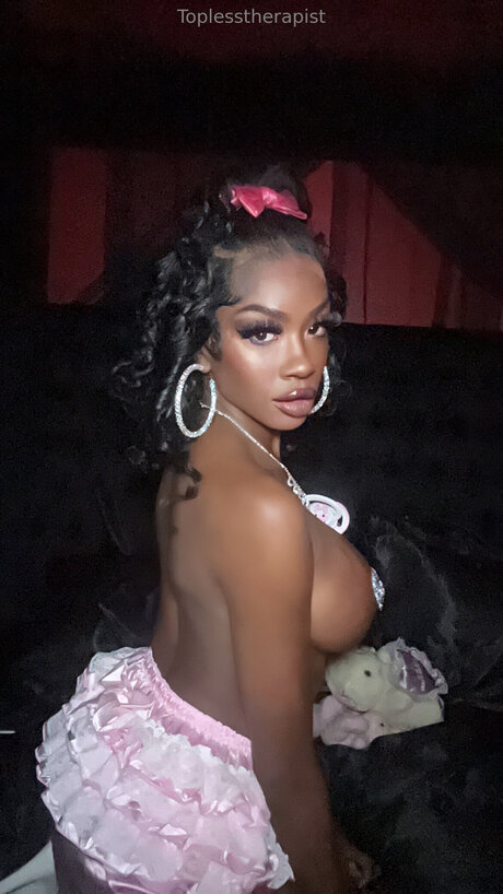 Toplesstherapist hot actress galleries